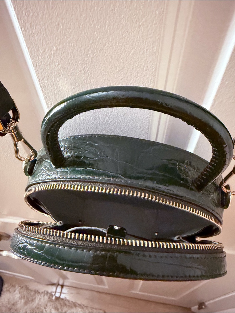 kate spade Green Crocodile Embossed Canteen Purse - Picture 3 of 4